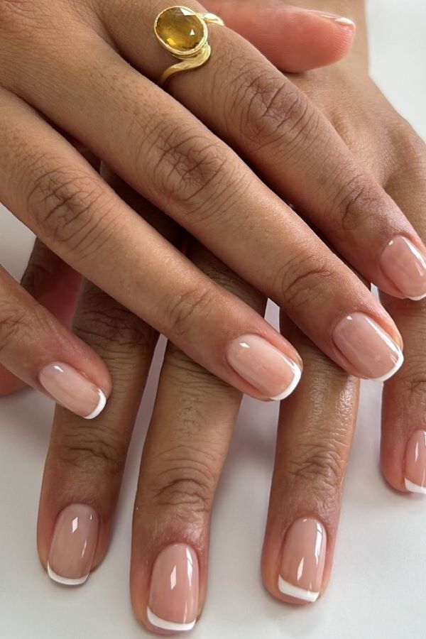 Klassisches French Manicure.